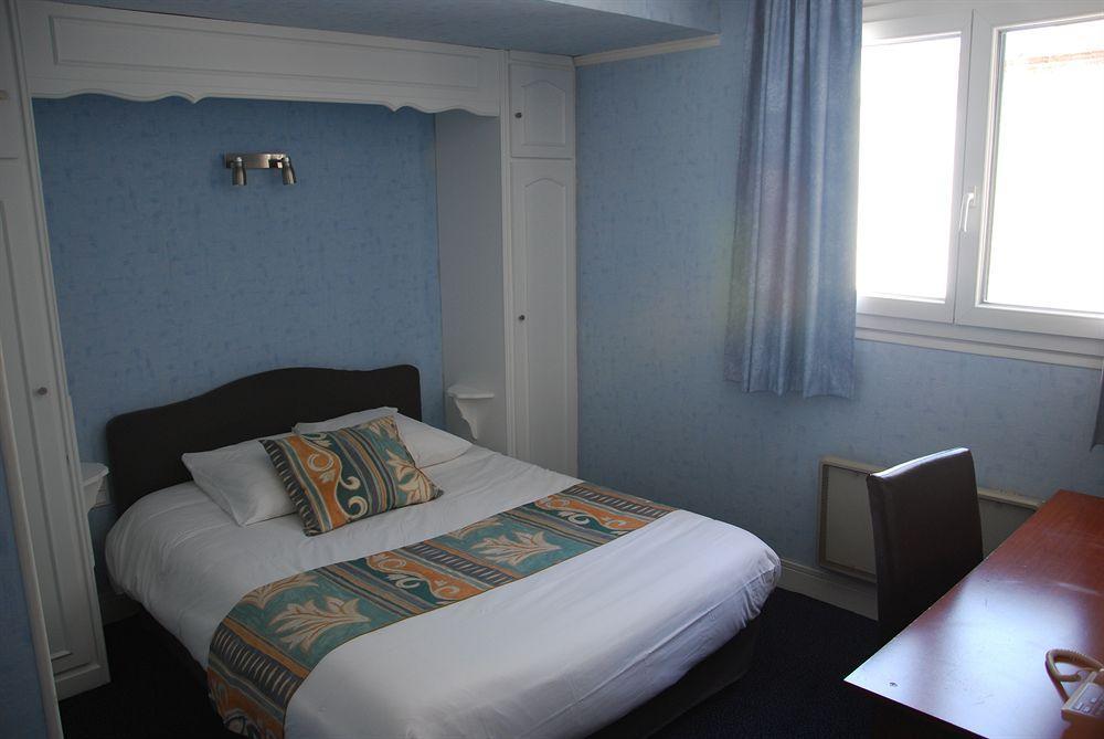 Hotel Foch Тарб Экстерьер фото
