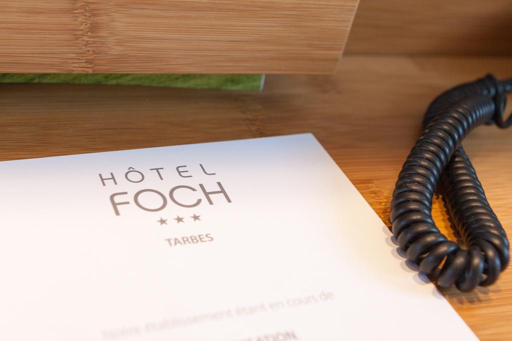 Hotel Foch Тарб Экстерьер фото