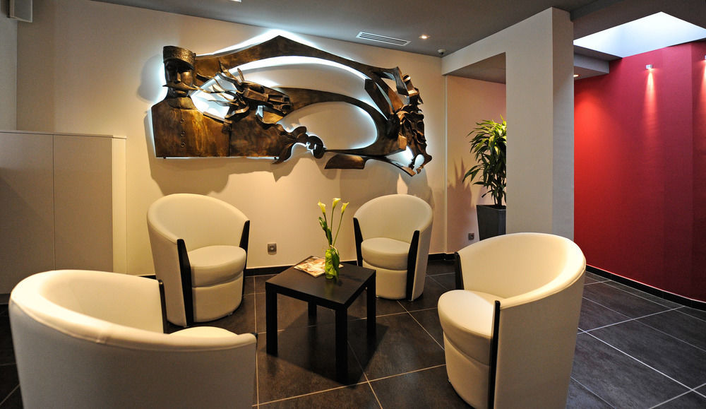 Hotel Foch Тарб Экстерьер фото