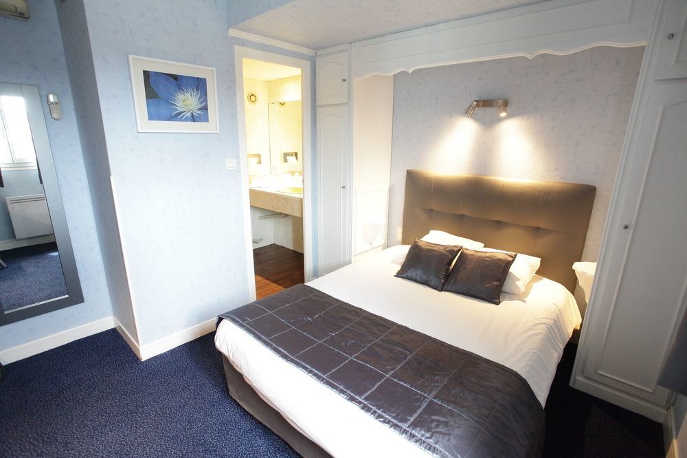 Hotel Foch Тарб Экстерьер фото