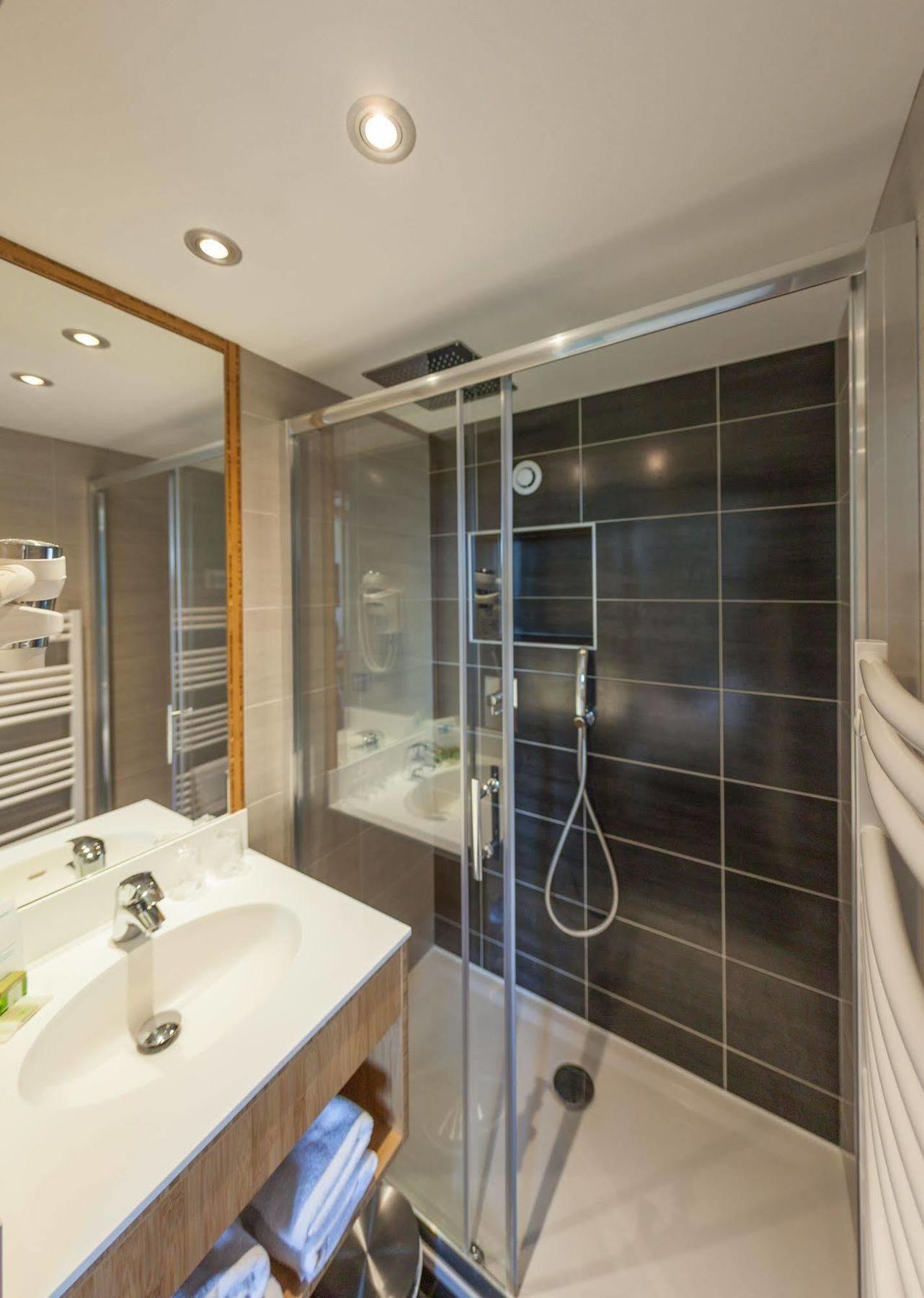Hotel Foch Тарб Экстерьер фото