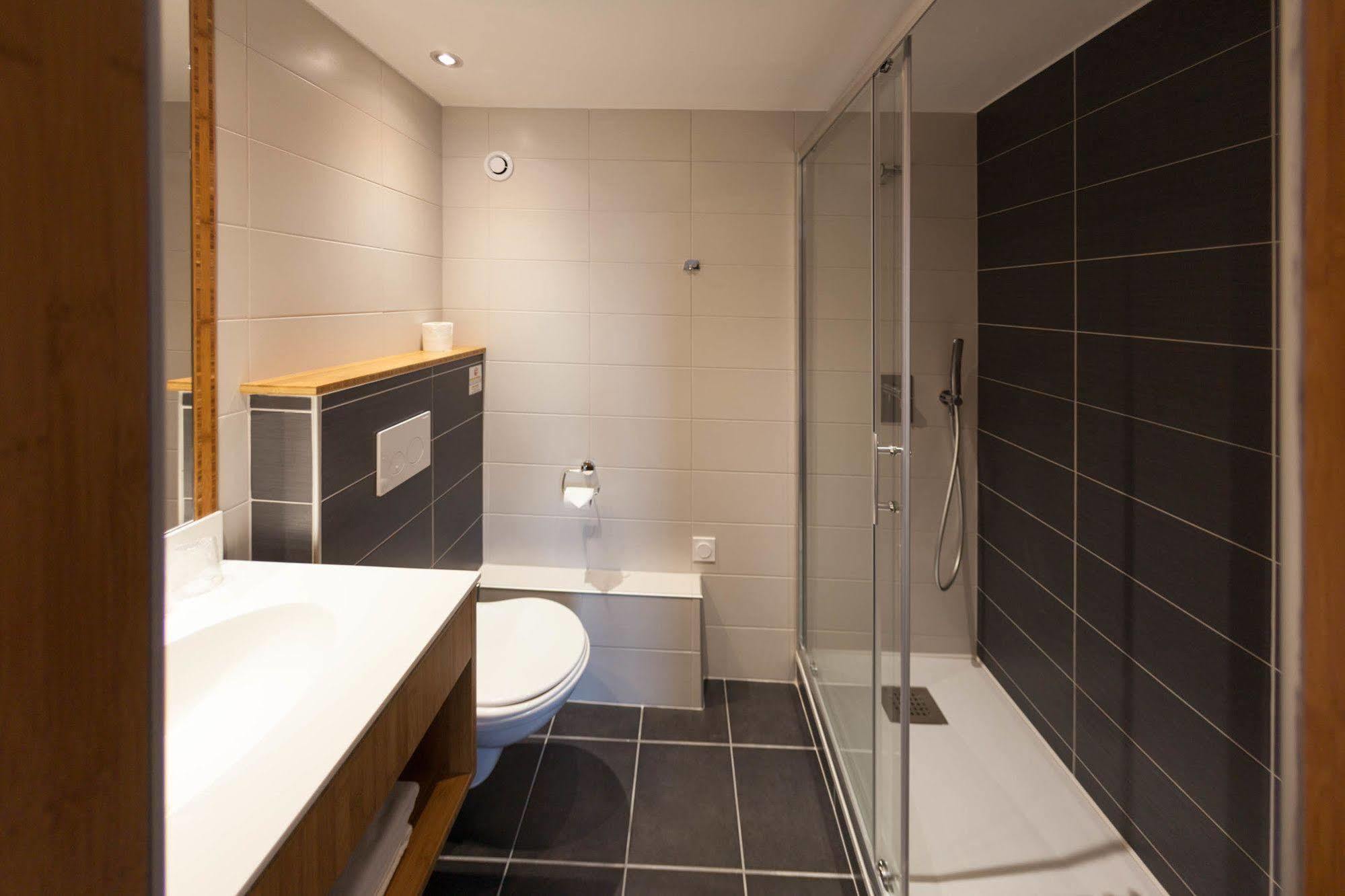 Hotel Foch Тарб Экстерьер фото