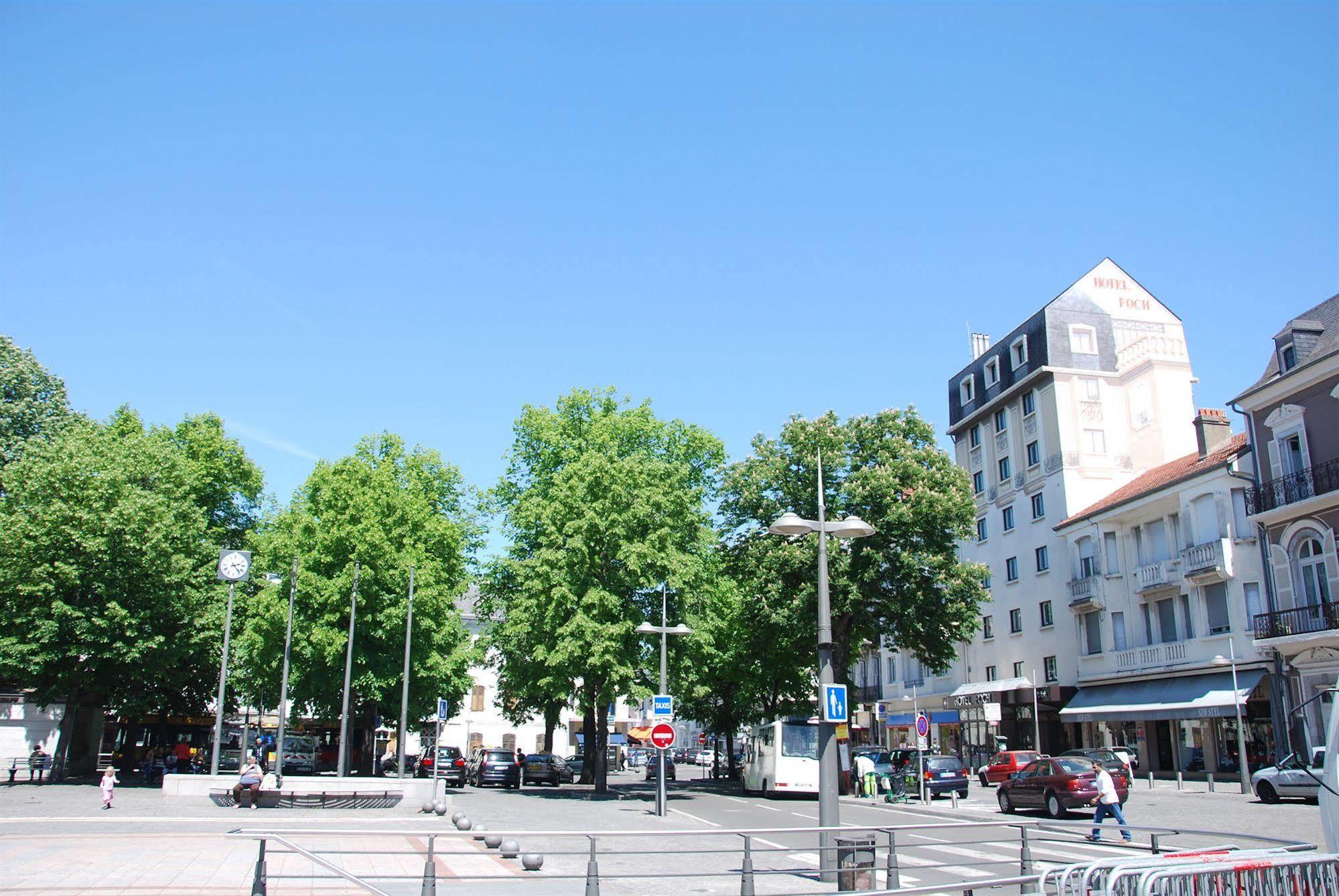 Hotel Foch Тарб Экстерьер фото