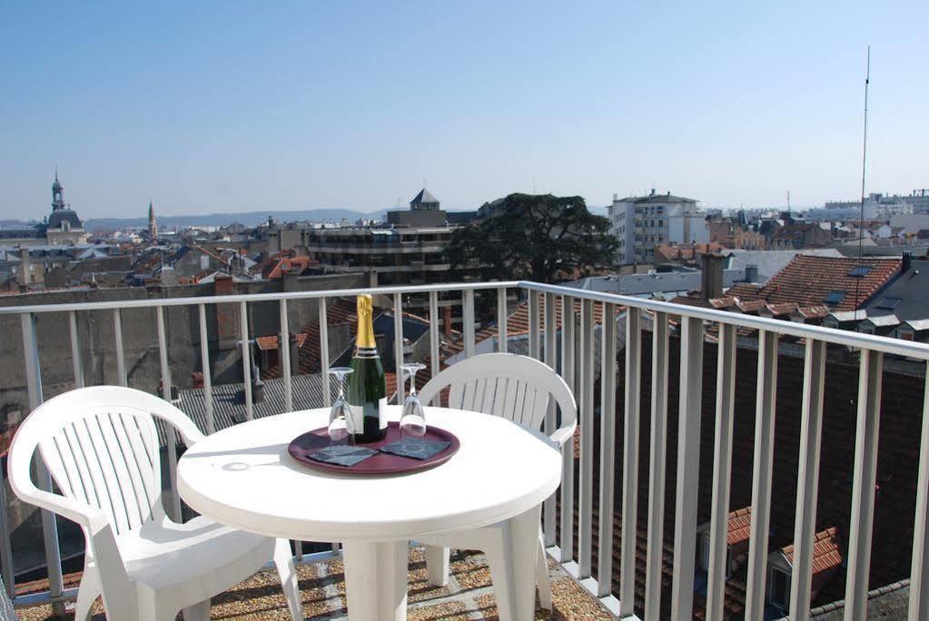 Hotel Foch Тарб Экстерьер фото