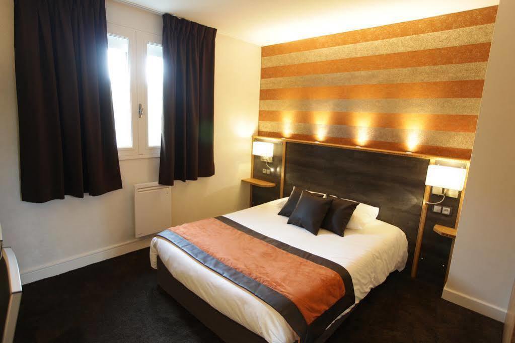 Hotel Foch Тарб Экстерьер фото